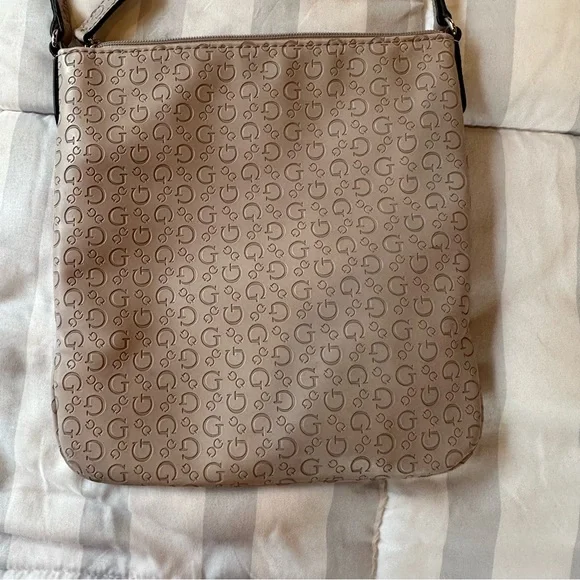 Guess Crossbody Purse - Picture 7 of 8